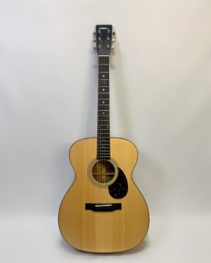 Eastman E8OM-TC Acoustic Guitar Natural